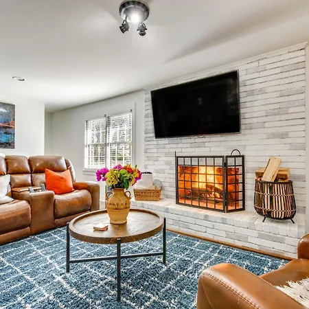 Villa Chic Marietta Getaway With Fire Pit And Grill!